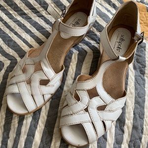 Softspots Leather Peep Toe sandal sz 8.5